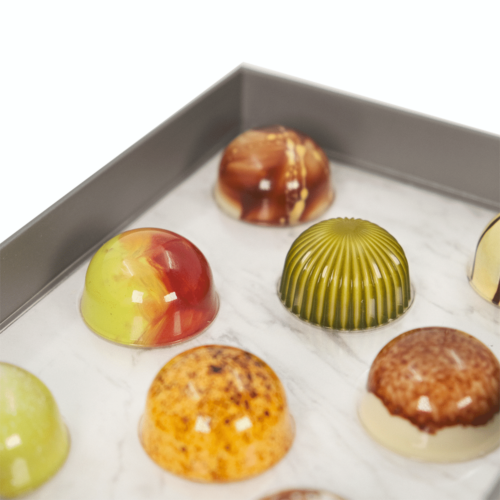 chef jungstedts desert bonbon box 8 pieces from side