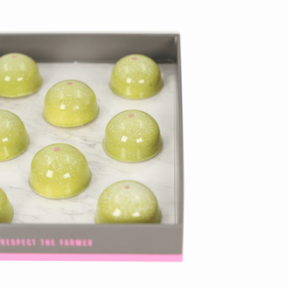 princess cake bonbon 8 box from the side